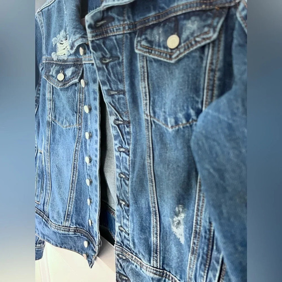 Blank NYC dark wash distressed denim jacket size medium excellent condition​ - Picture 4 of 5
